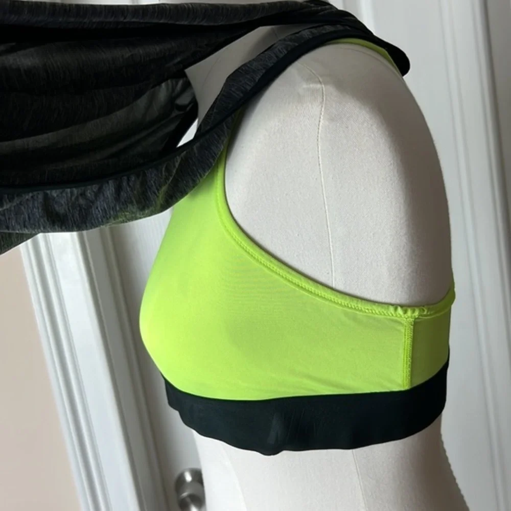 Nike tank‎ top